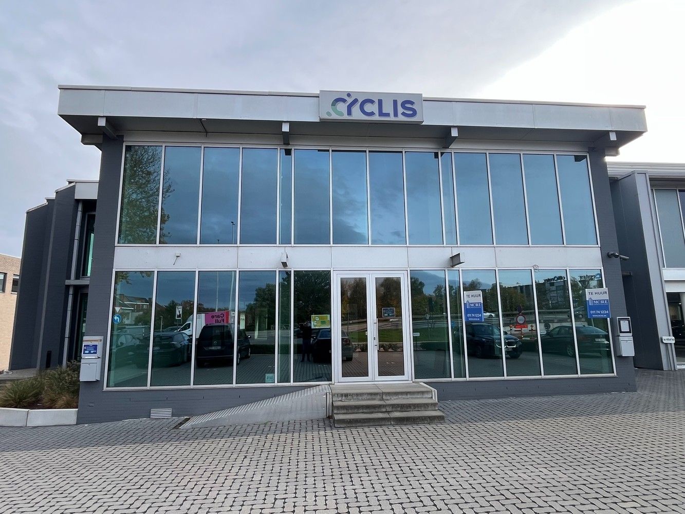 230m² kantoren foto 2