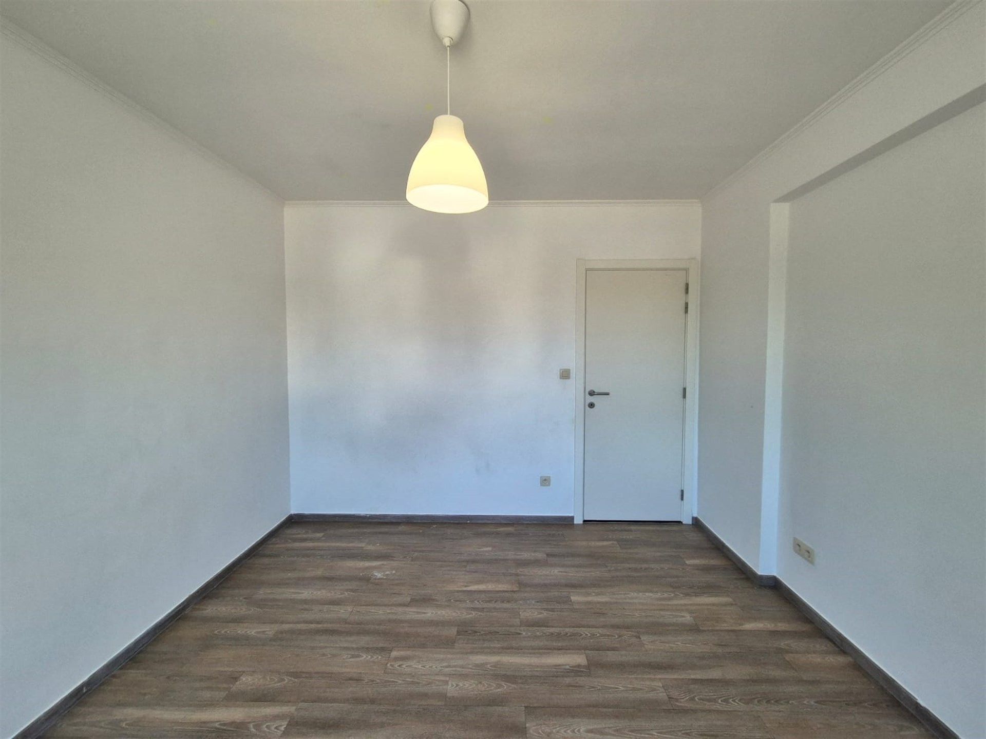 Instapklaar gerenoveerd appartement op gunstige locatie. foto 13