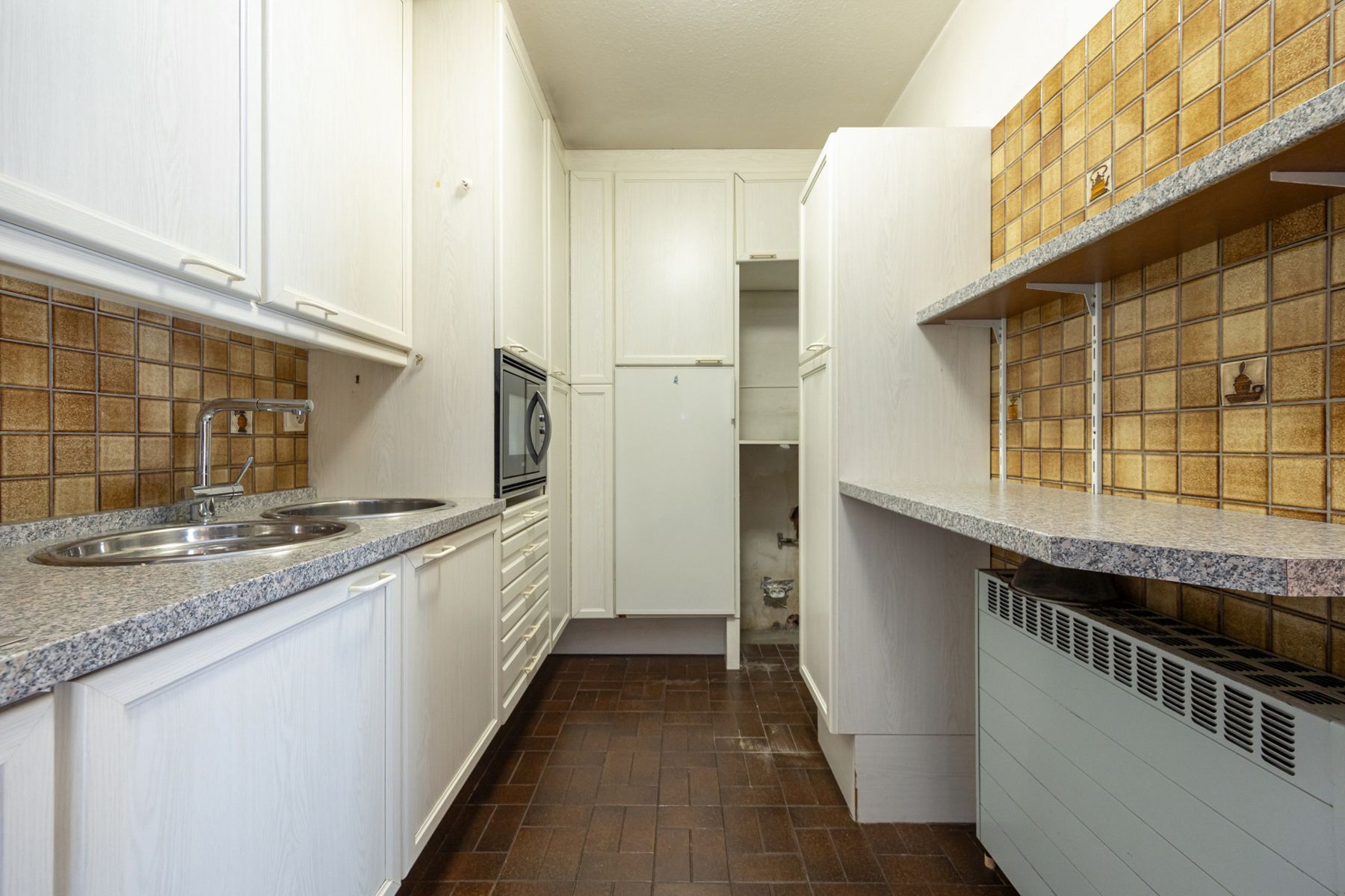 Gezinswoning in Brasschaat met tuin en dubbele garage foto 6