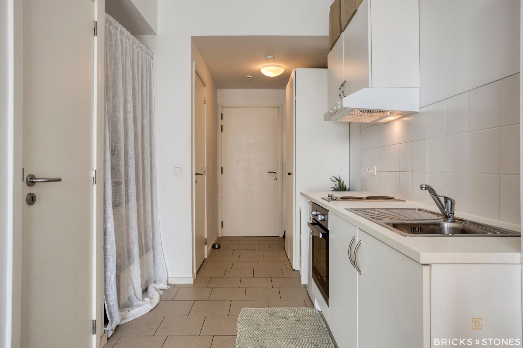 Charmante studio met uitzicht op Park Spoor Noord! foto 3