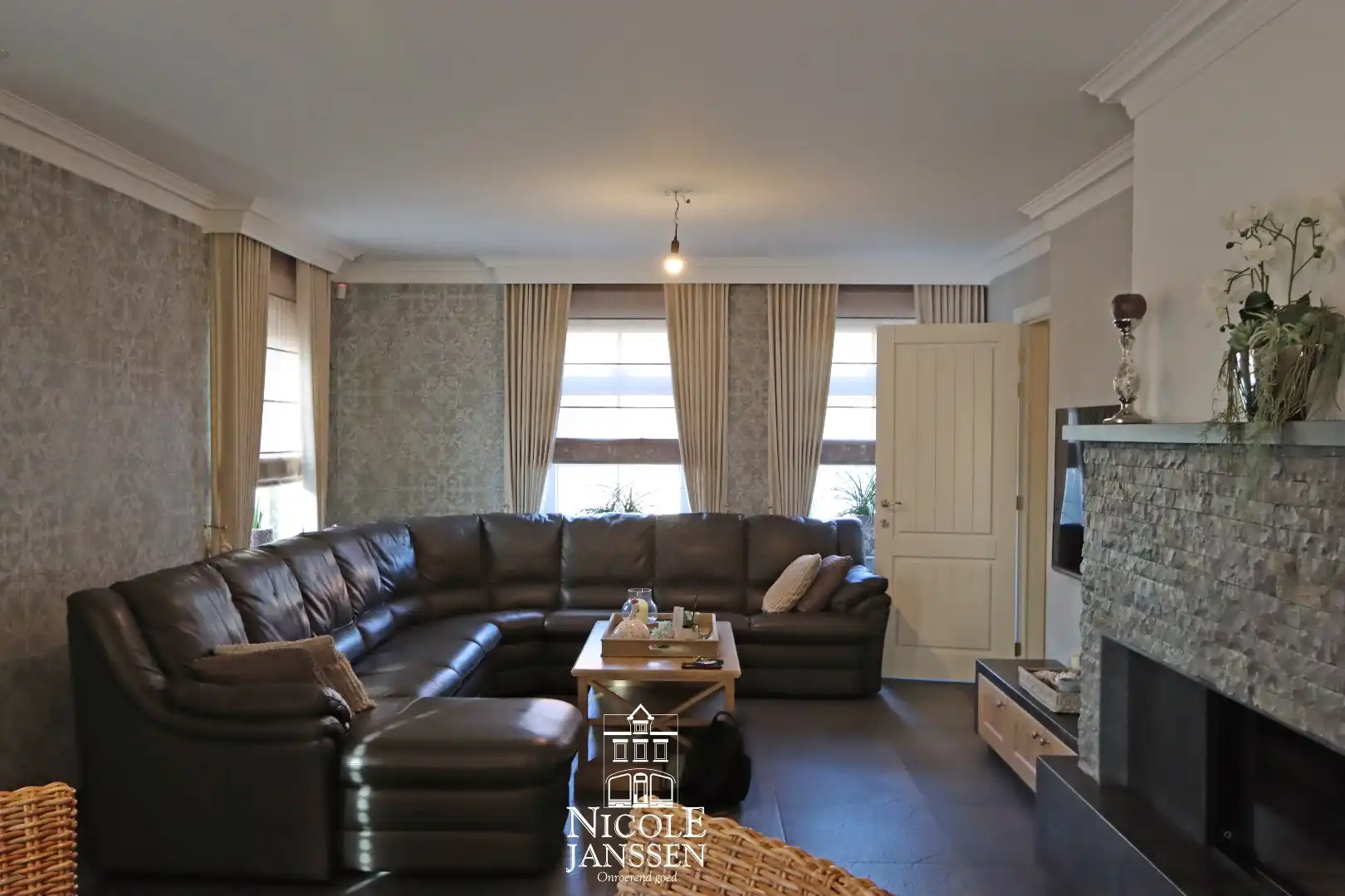 Ruime halfvrijstaande woning  foto 5