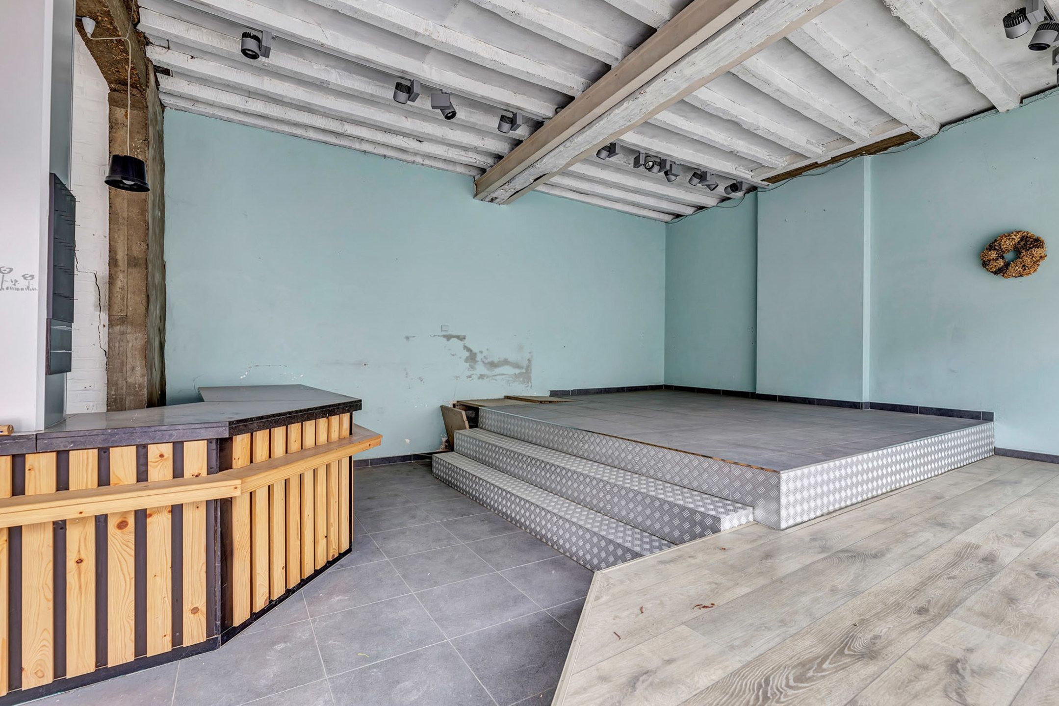 Opbrengsteigendom: Handelsruimte met 3 slpk app in centrum foto 5