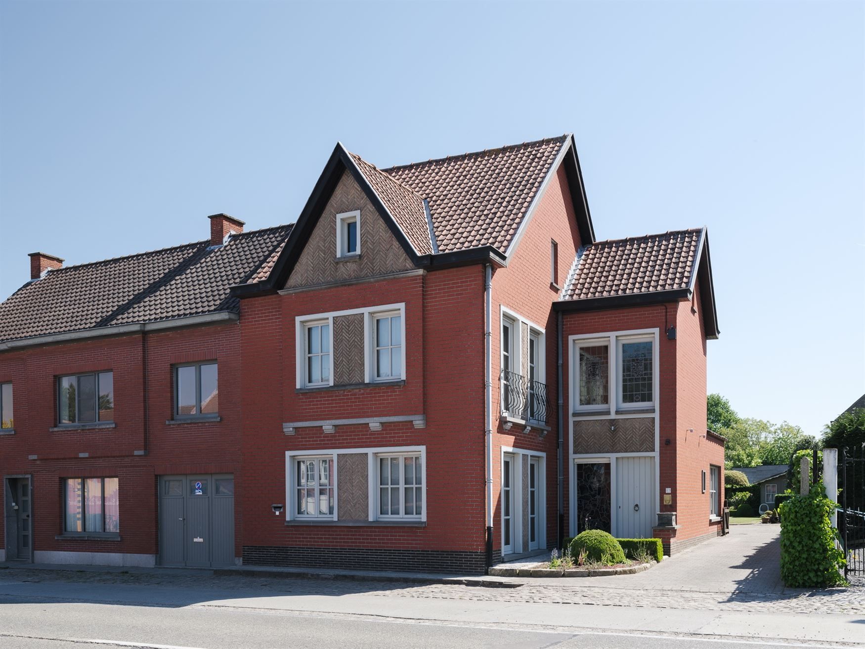 Hoofdfoto van de publicatie: Op te frissen woning vlakbij Merelbeke
