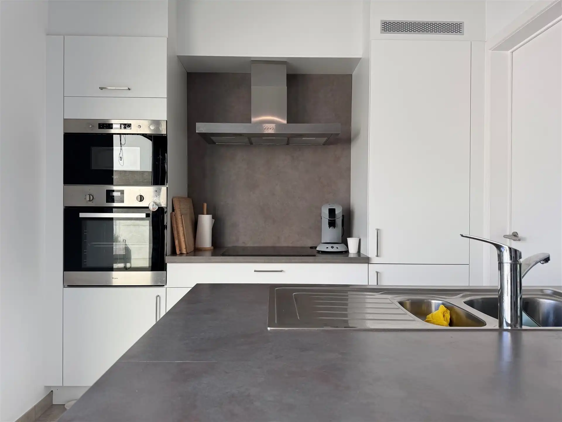 Moderne energiezuinige 3 slaapkamer woning met tuin en staanplaats. foto 8