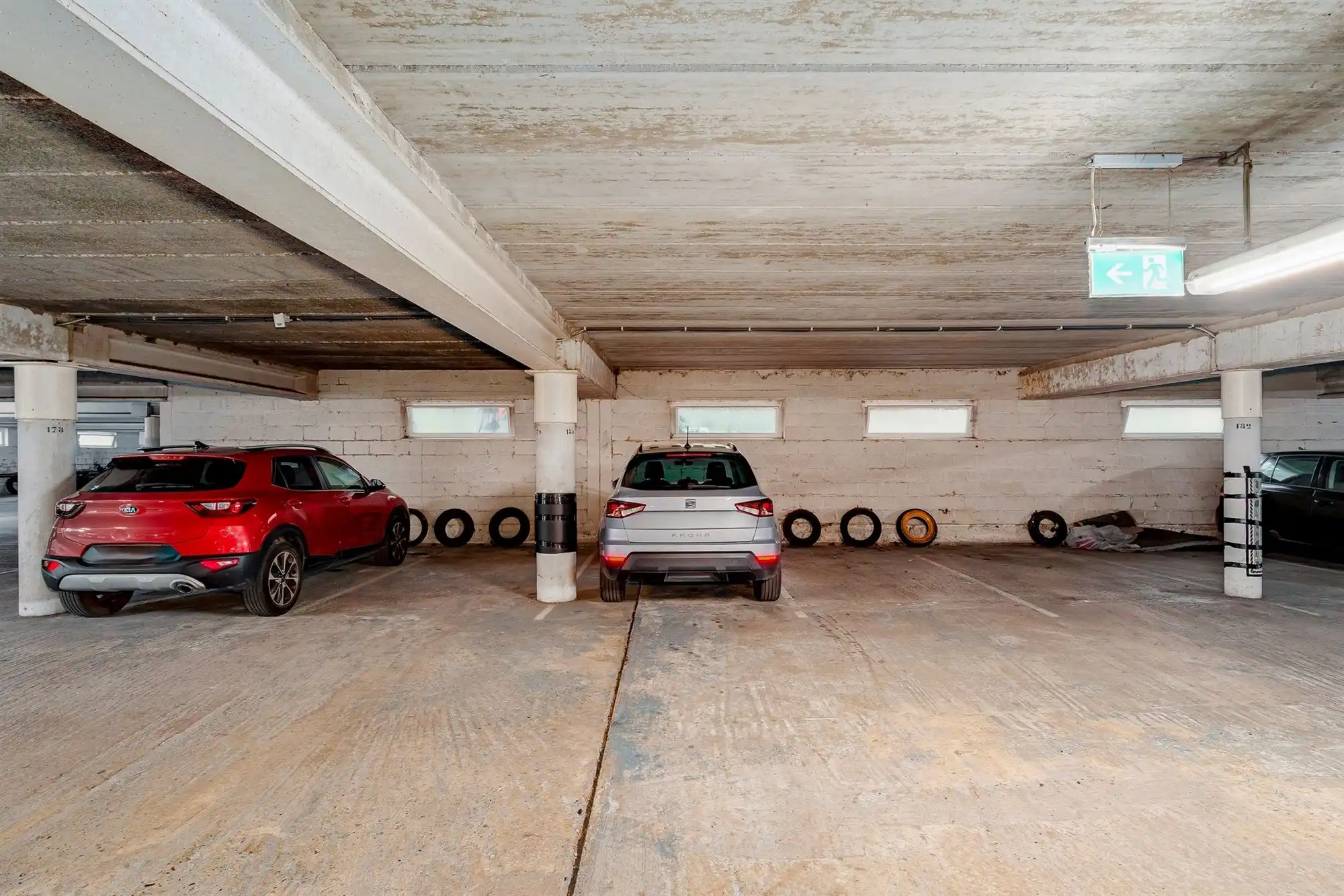 Instapklaar 2 slpk appartement met autostaanplaats foto 17