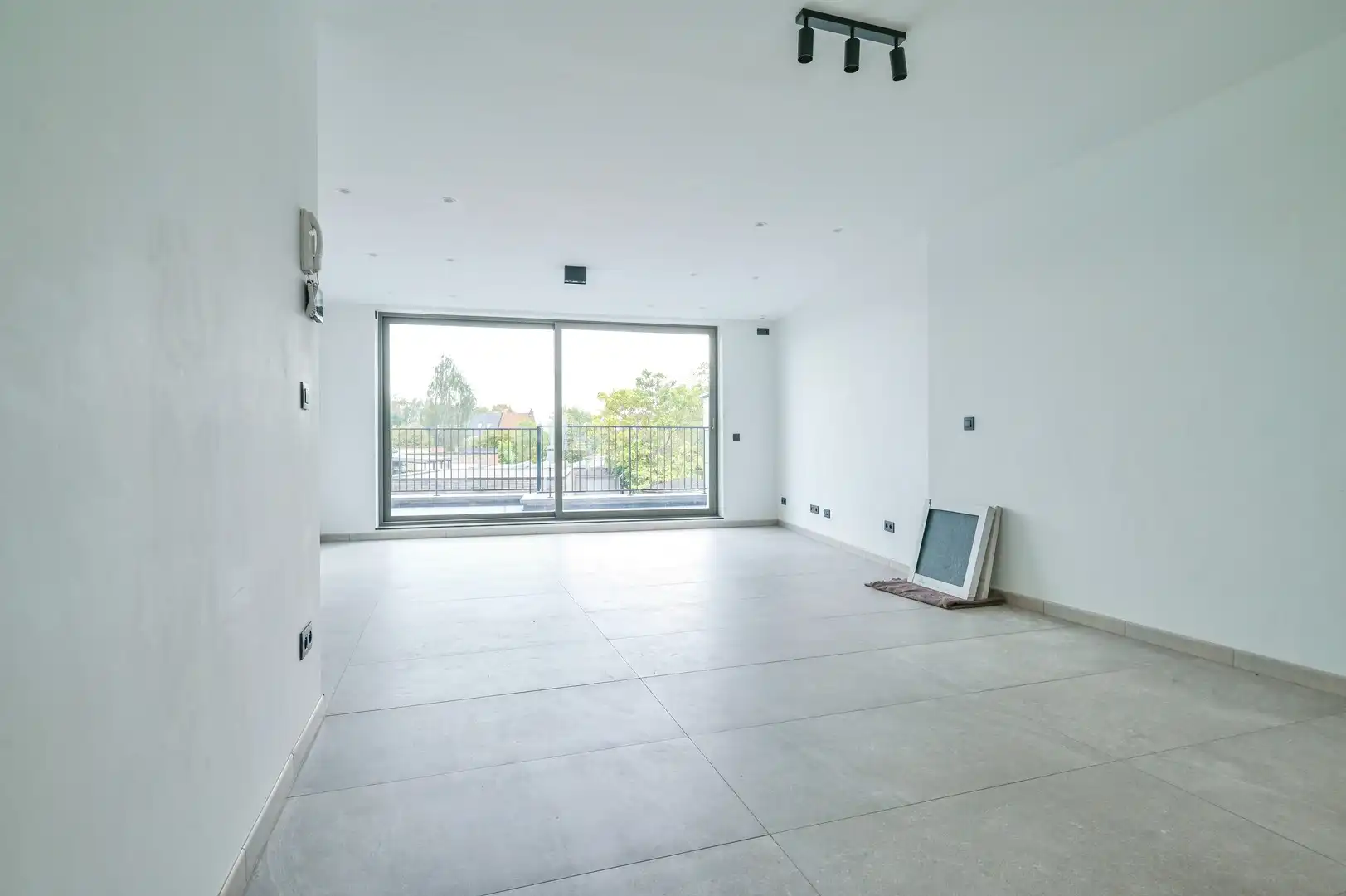 Nieuwbouwappartement met 2 slaapkamers, ruim terras en garage foto 3