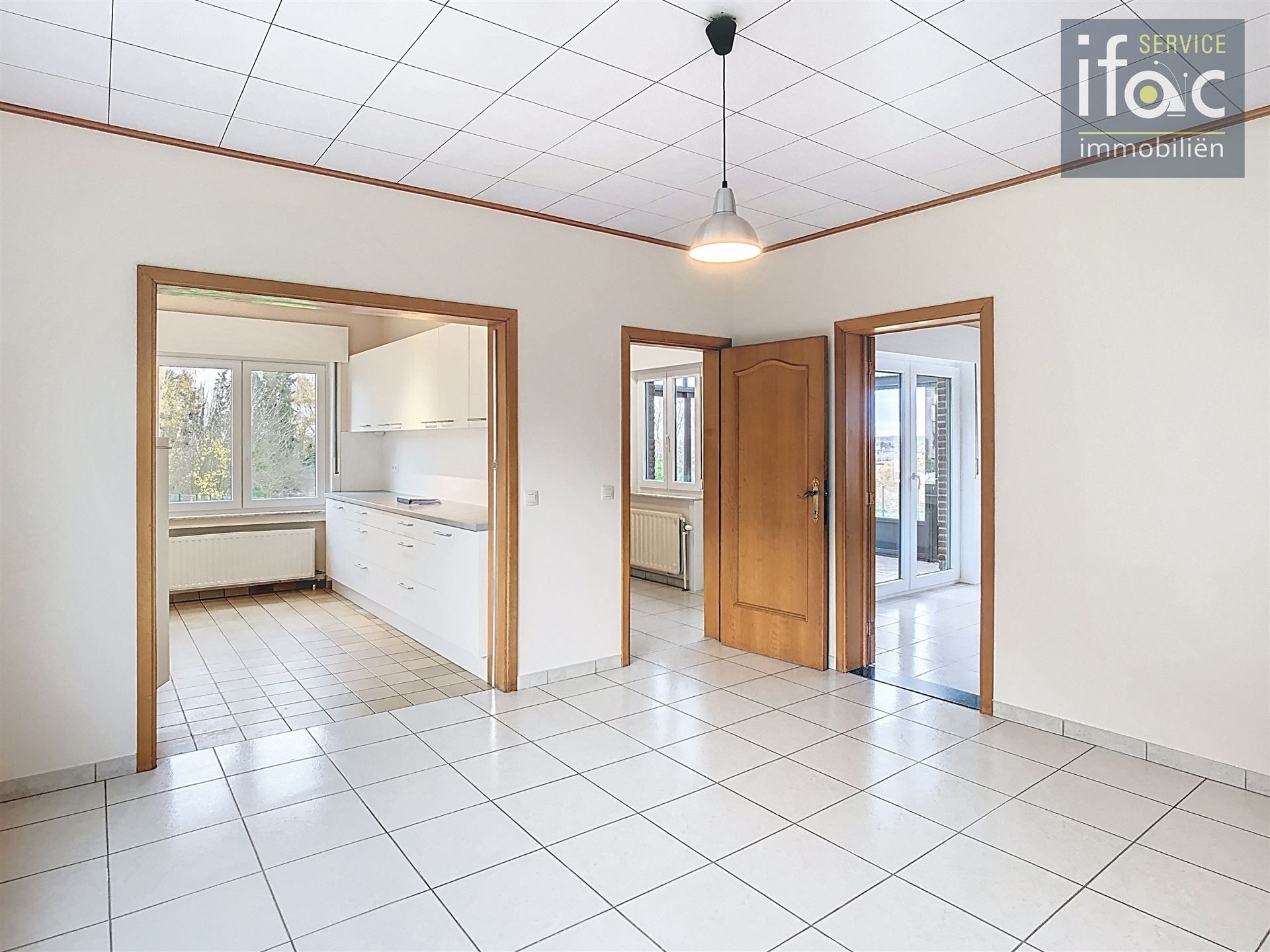 Ruime alleenstaande villa met panoramisch uitzicht foto 4