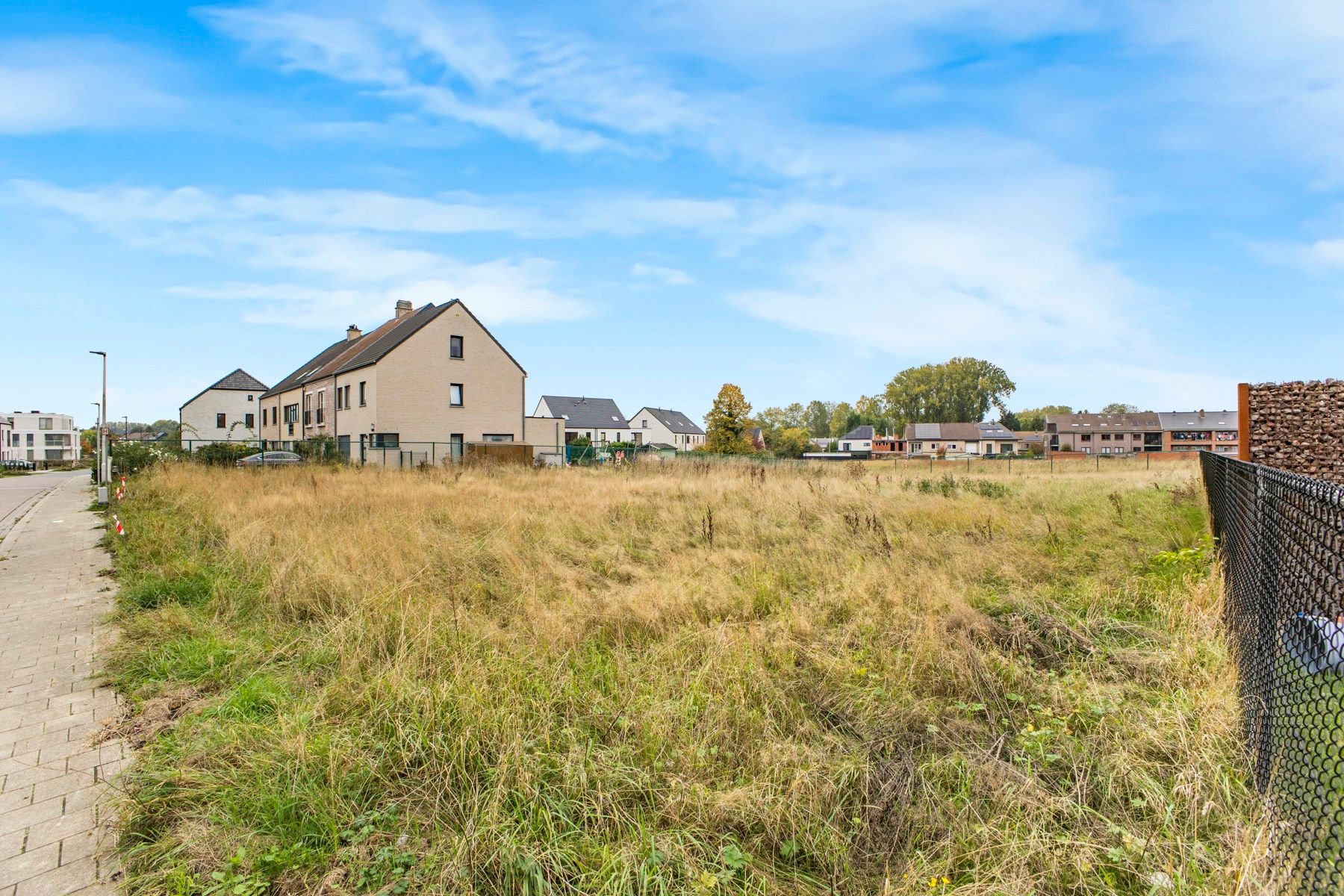 Perceel bouwgrond HOB in rustige en residentiële straat foto 2