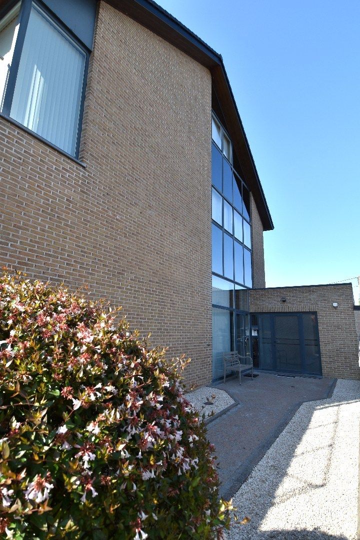 Handelsruimte (270 m² verkoopruimte) met bijhorende villa te koop in Gullegem foto 28