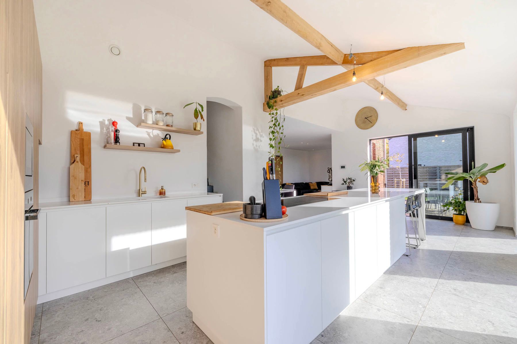 Gerenoveerde hoeve met 3slpk, 2bdk en tal van mogelijkheden foto 9