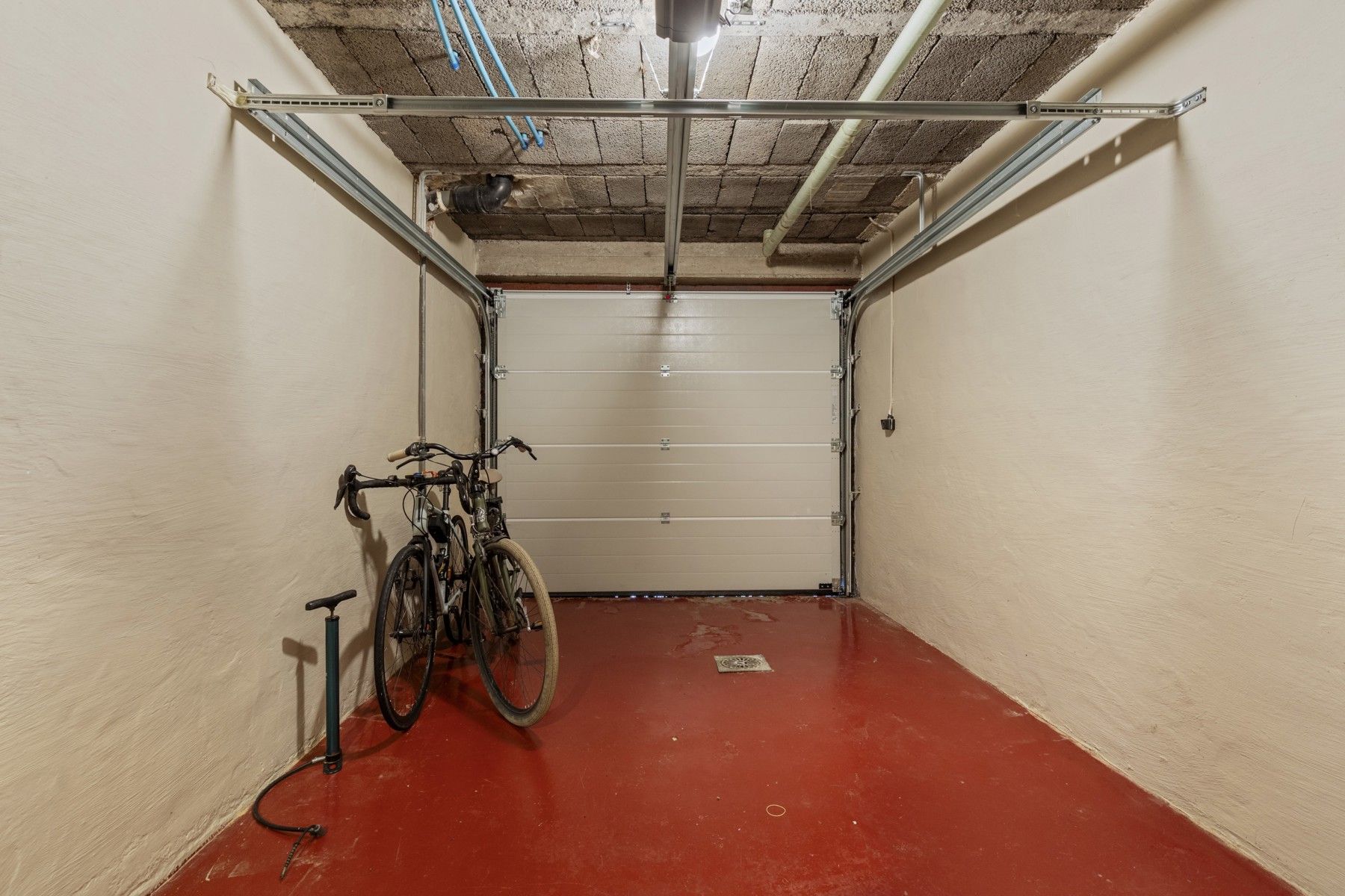 Zeer ruim en instapklaar appartement inclusief  garage -  foto 11