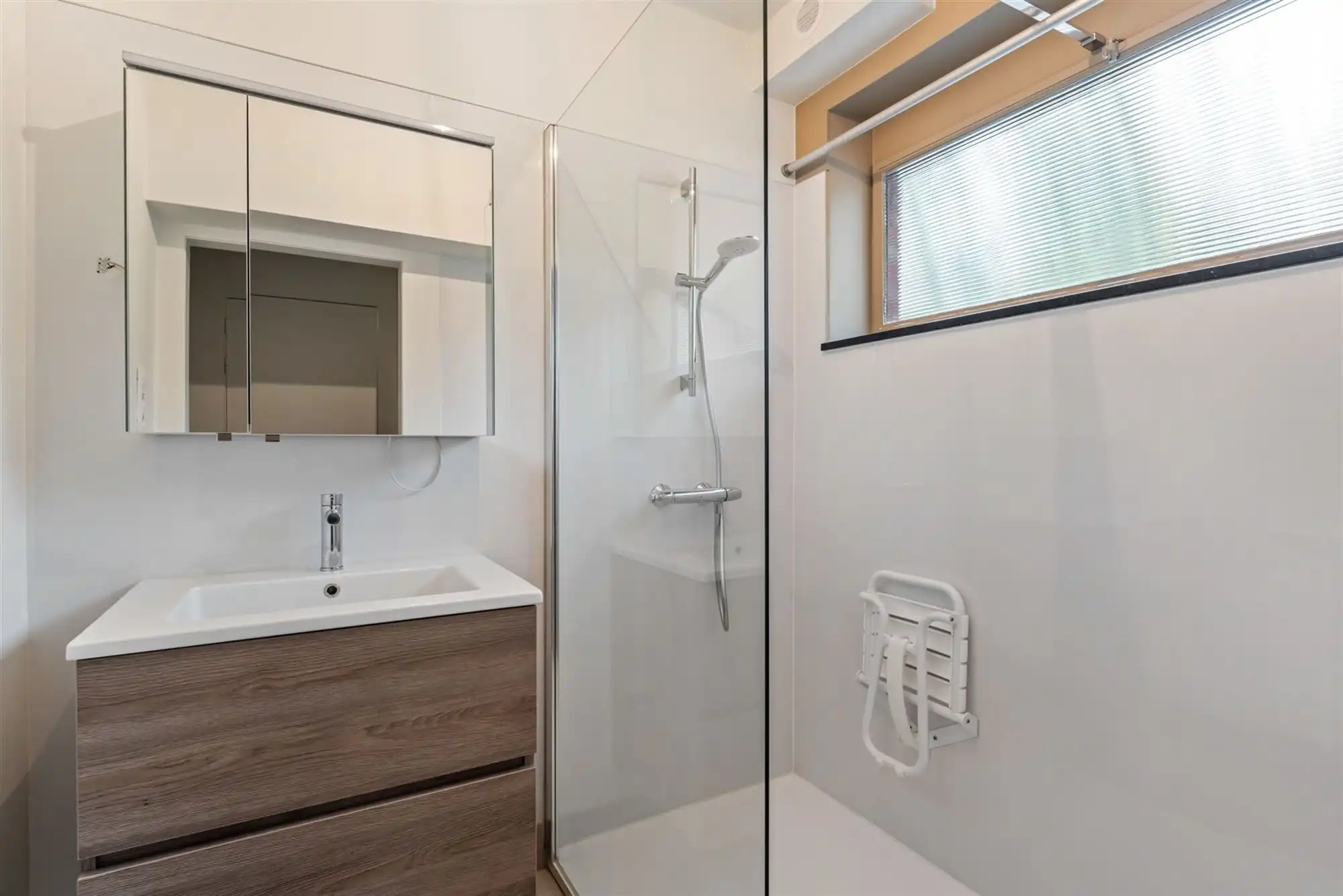 STATIGE, RUIME WONING OP MOOI PERCEEL OP PRACHTIGE LIGGING!  foto 8