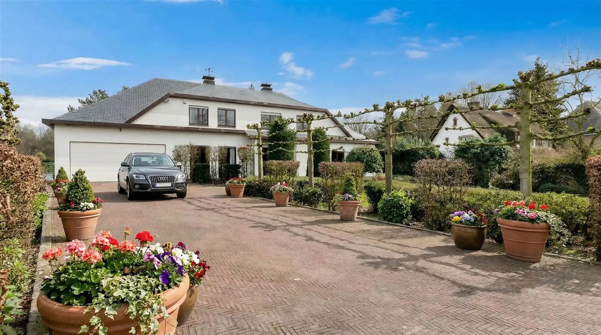 Landelijke villa met 5 slaapkamers op ca. 2.226 m2. foto 2