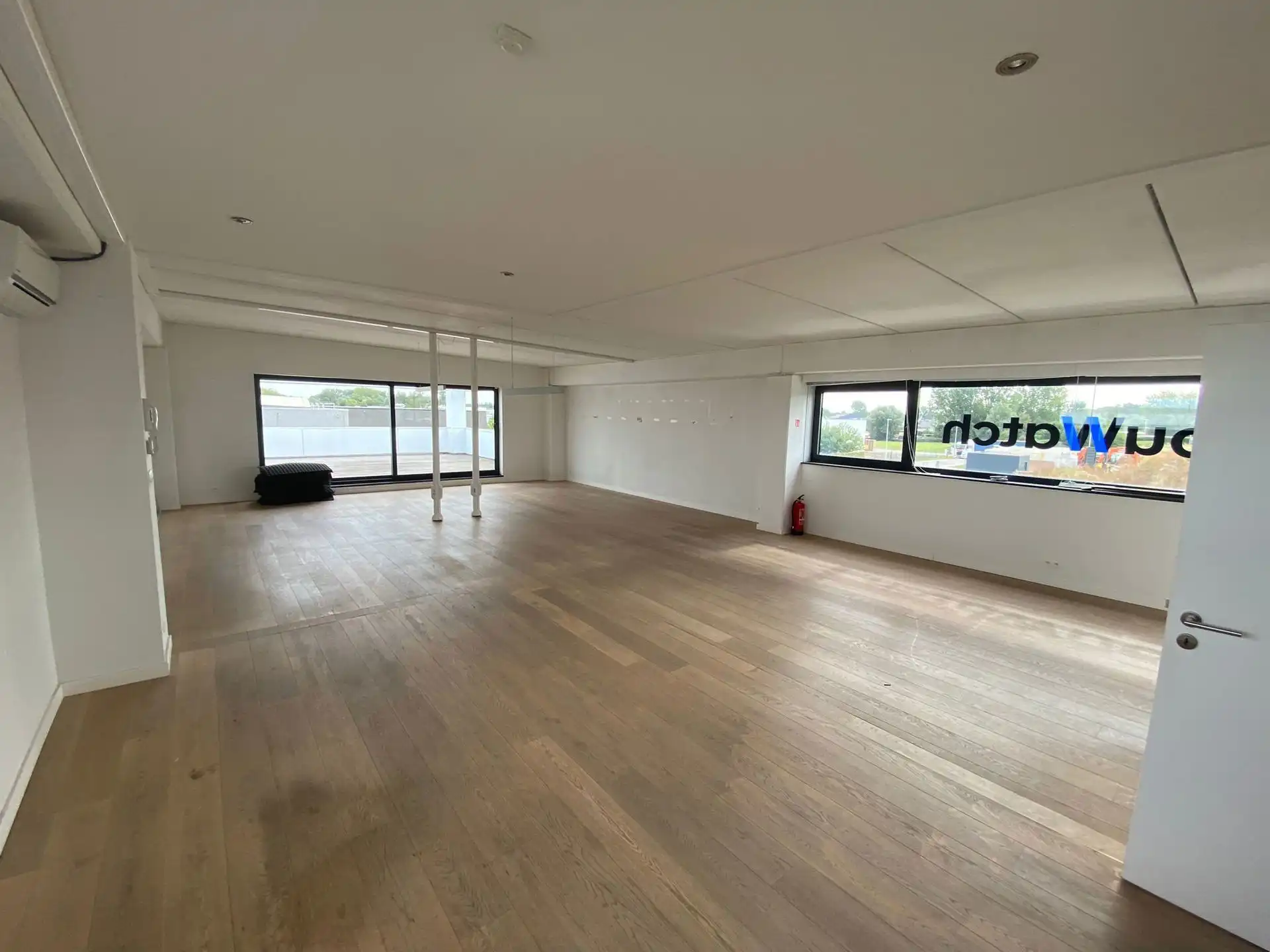 Kantoorruimte 158 m² op bedrijventerrein in Kruibeke foto 2
