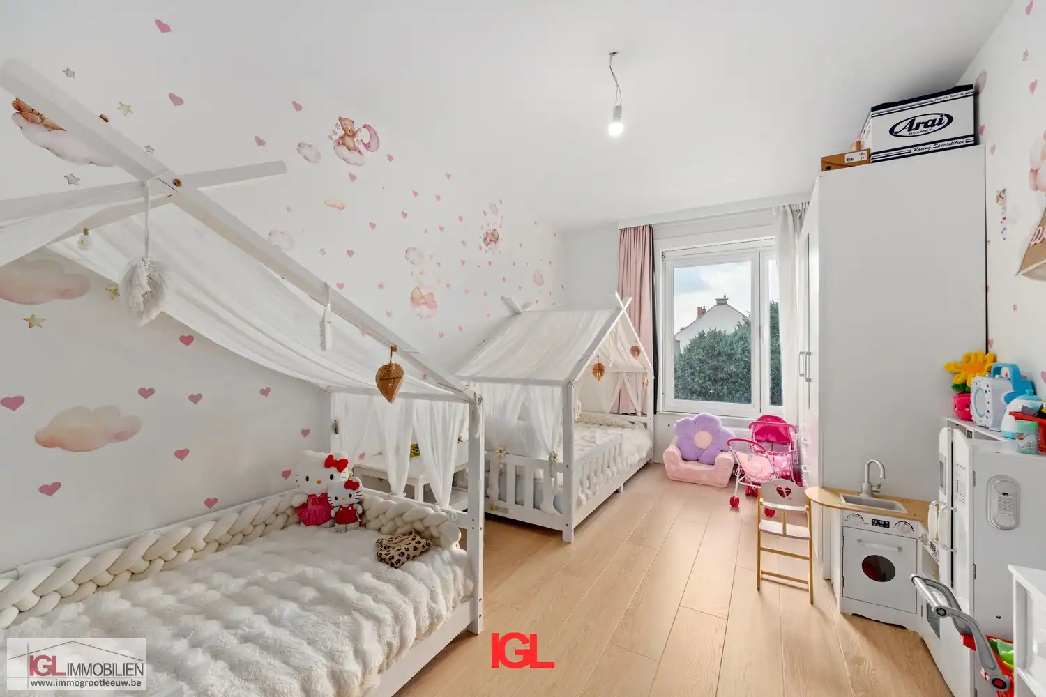 Modern appartement met 2 slaapkamers en parkeerplaats! foto 9