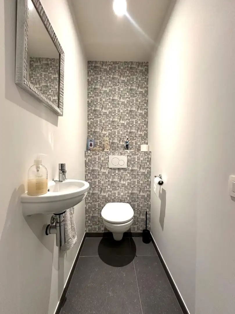 Zeer ruim appartement op goede locatie nabij de Smedenpoort foto 15