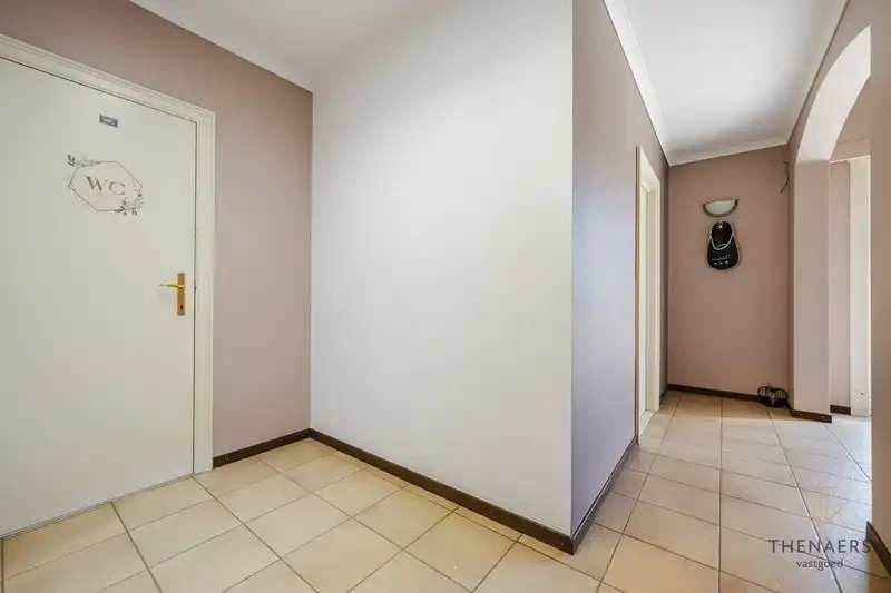 Ruime woning met tal van mogelijkheden op een strategische locatie in Sint-Truiden. foto 9