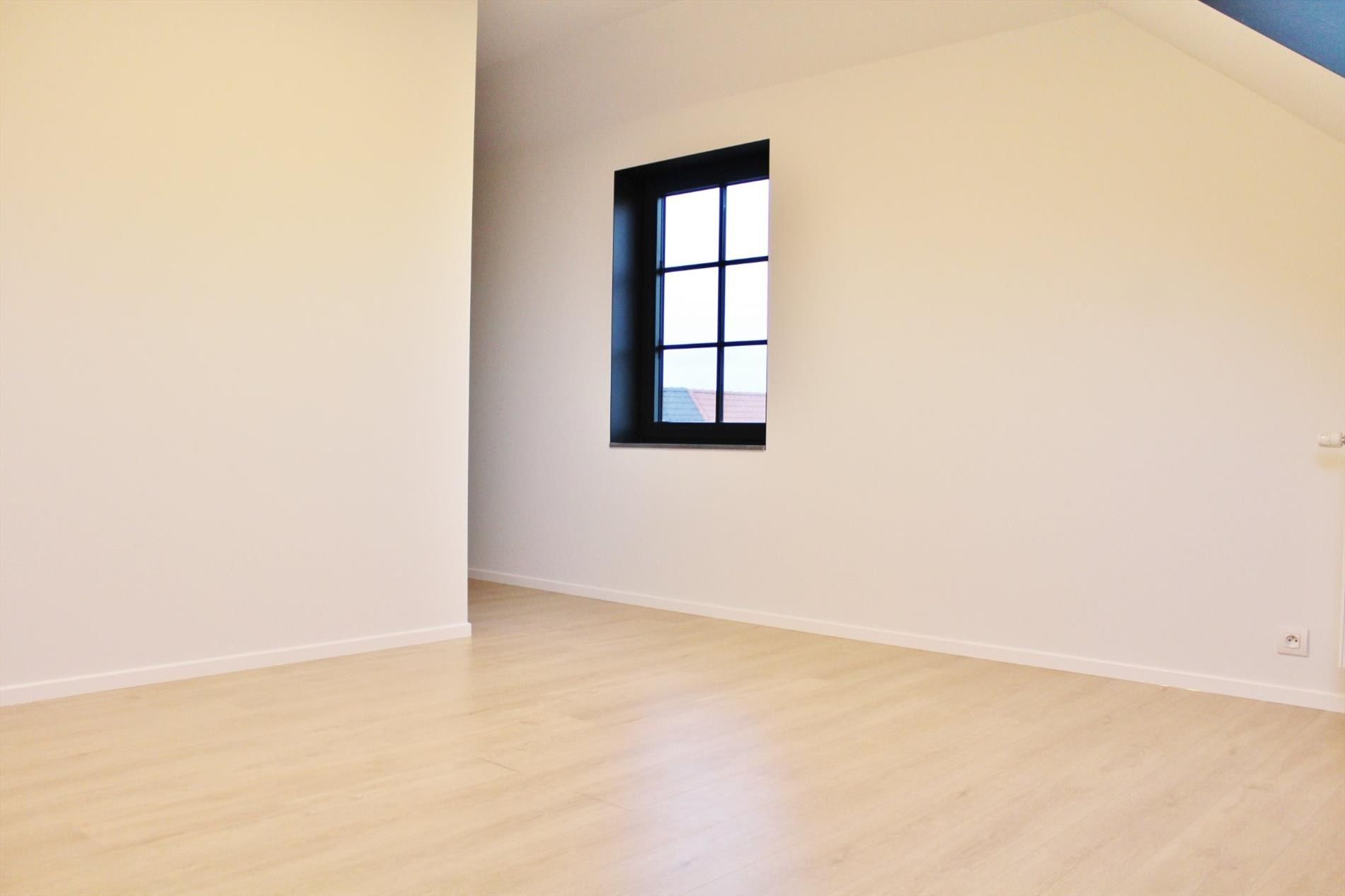 Prachtige instapklare nieuwbouwwoning met garage en tuin foto 12