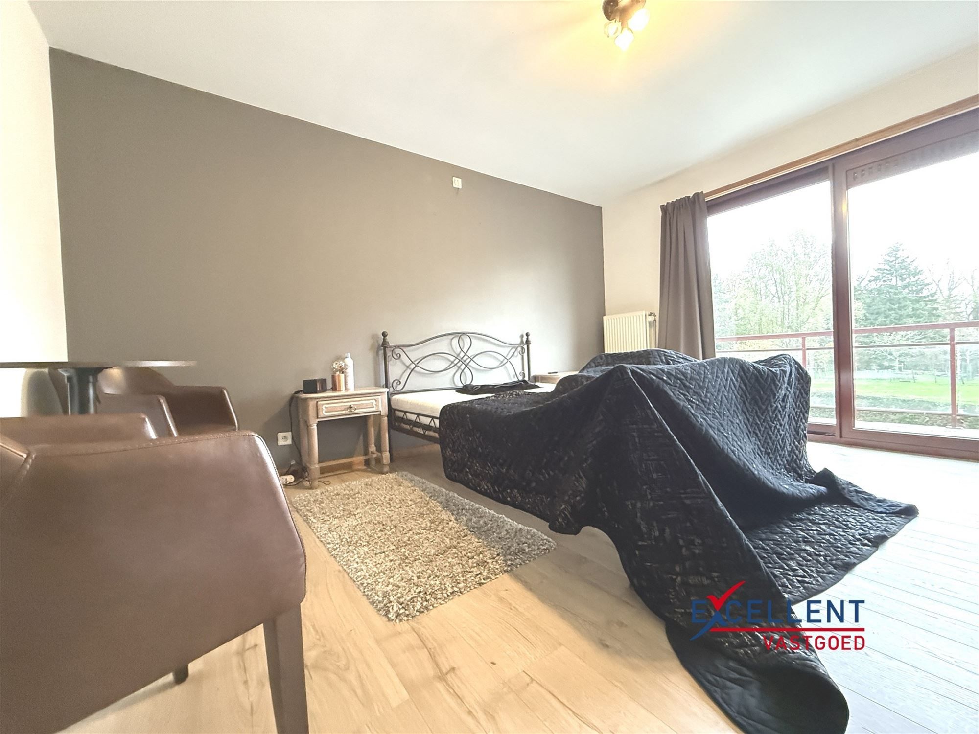 Rustig gelegen ruime villa te huur te Deinze! foto 6