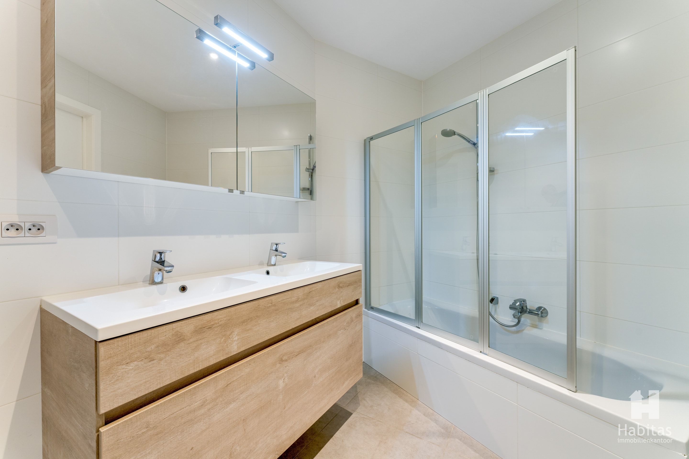 Prachtappartement met aangenaam weids en open uitzicht foto 9