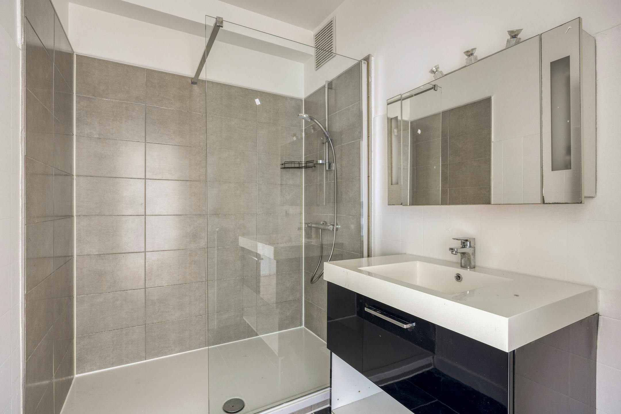 Appartement met twee slaapkamers in Neder-Over-Heembeek. foto 8