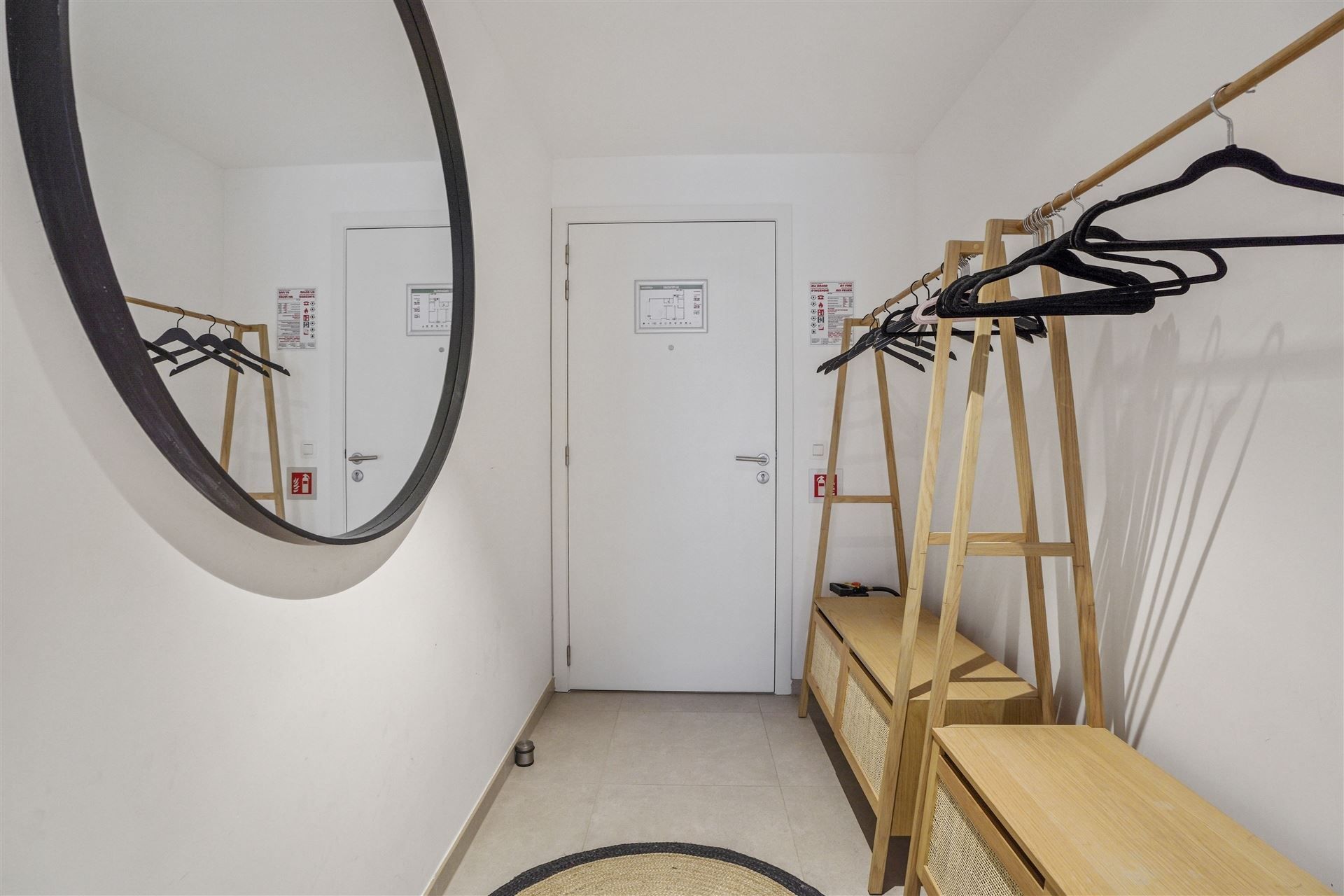 INSTAPKLAAR / RECENT GEBOUW  foto 21