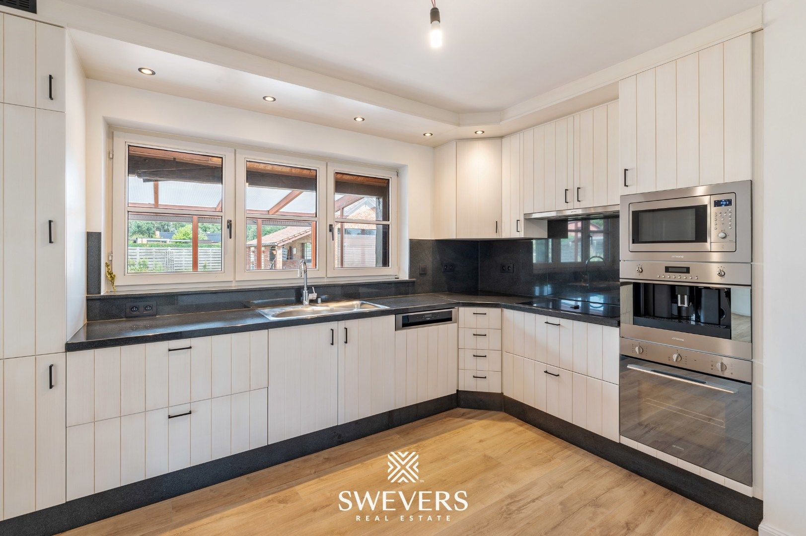 Riante splitlevelwoning op ruim perceel foto 7