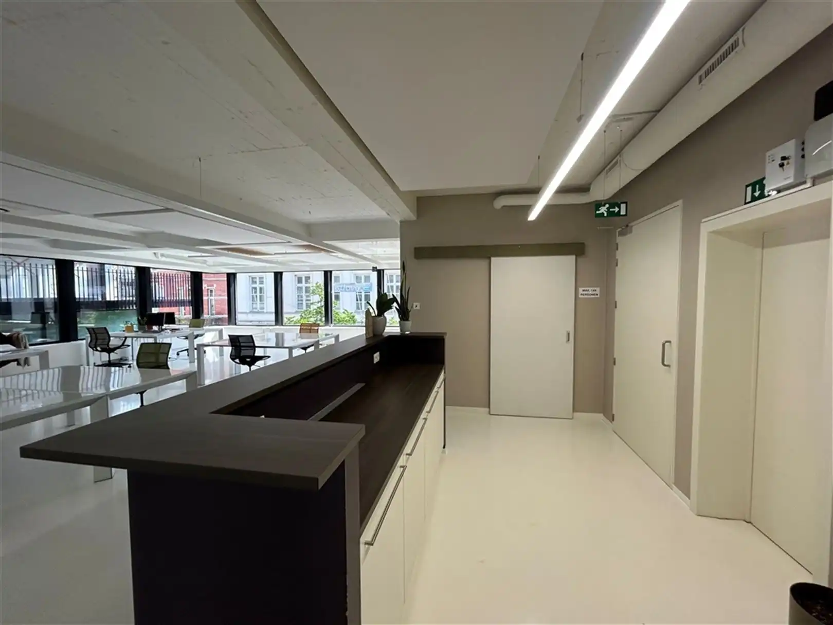 Kantoorgebouw foto 13