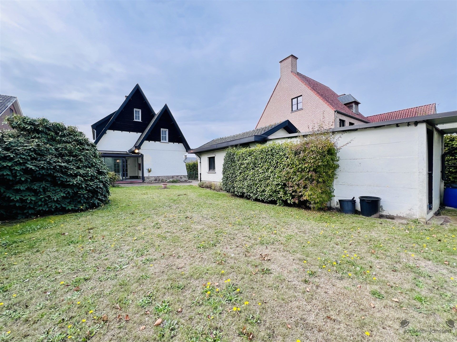 Te renoveren villa op 800m² foto 4