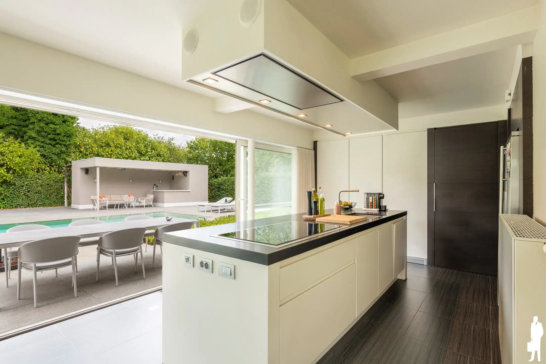 Villa met zwembad en poolhouse op een perceel van 1.350m² foto 6