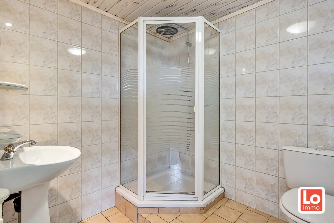 Leuke halfopen starterswoning met afzonderlijke garage en koertje op landelijke locatie in Mendonk. foto 10