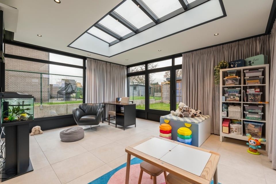 GEZELLIGE INSTAPKLARE GEZINSWONING MET 3 SLAAPKAMERS EN GARAGE IN KOZEN foto 14