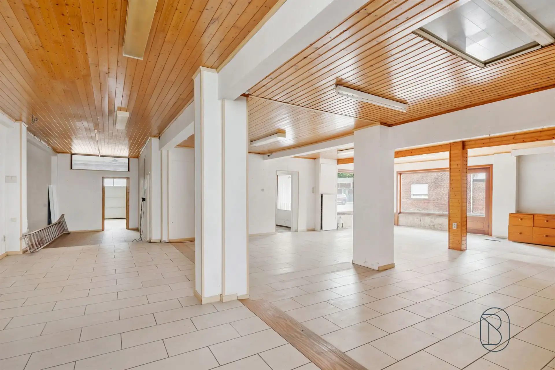 Loods, magazijn en handelsruimte in Ooigem! foto 4