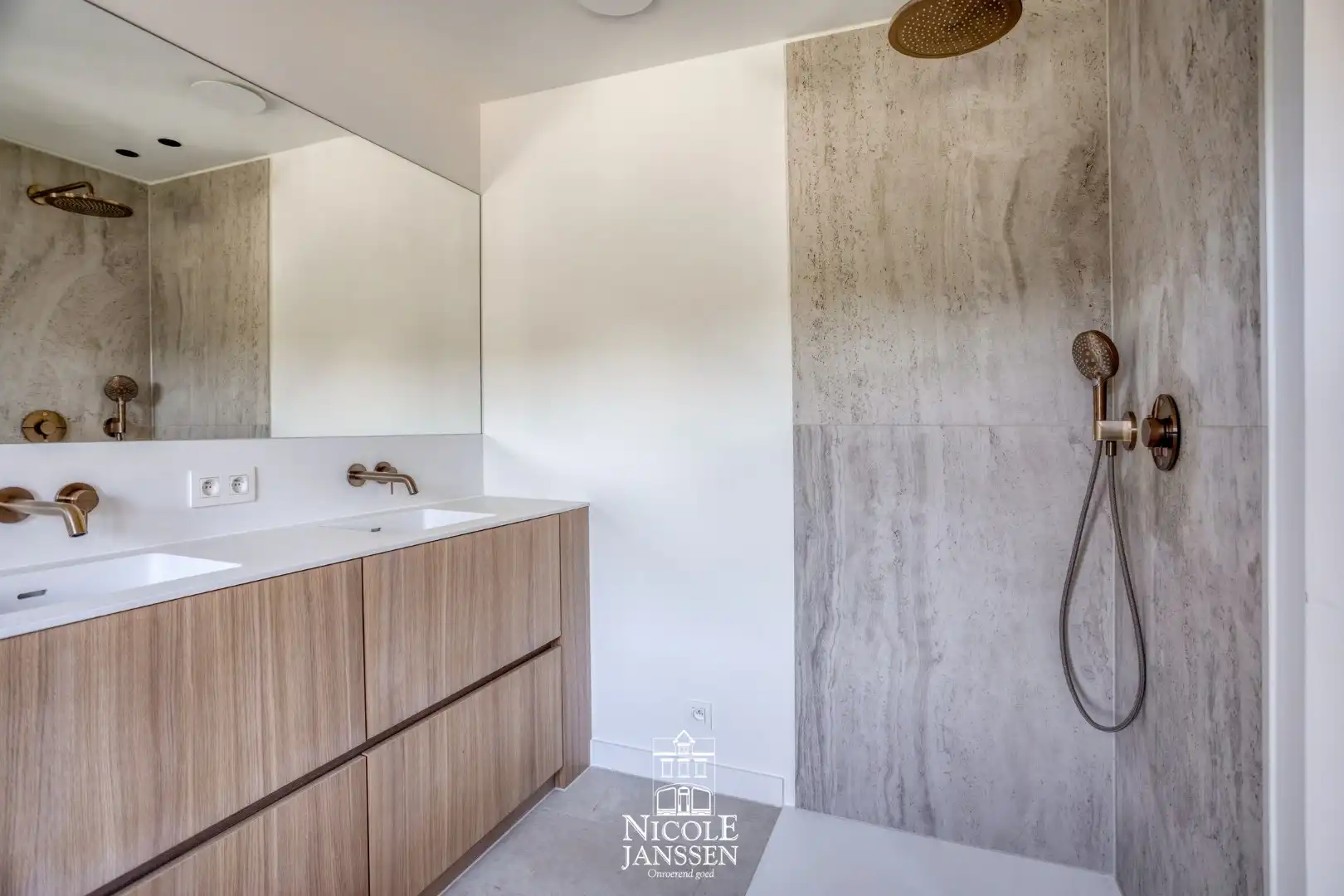 Nieuwbouwwoning van 194m² foto 16