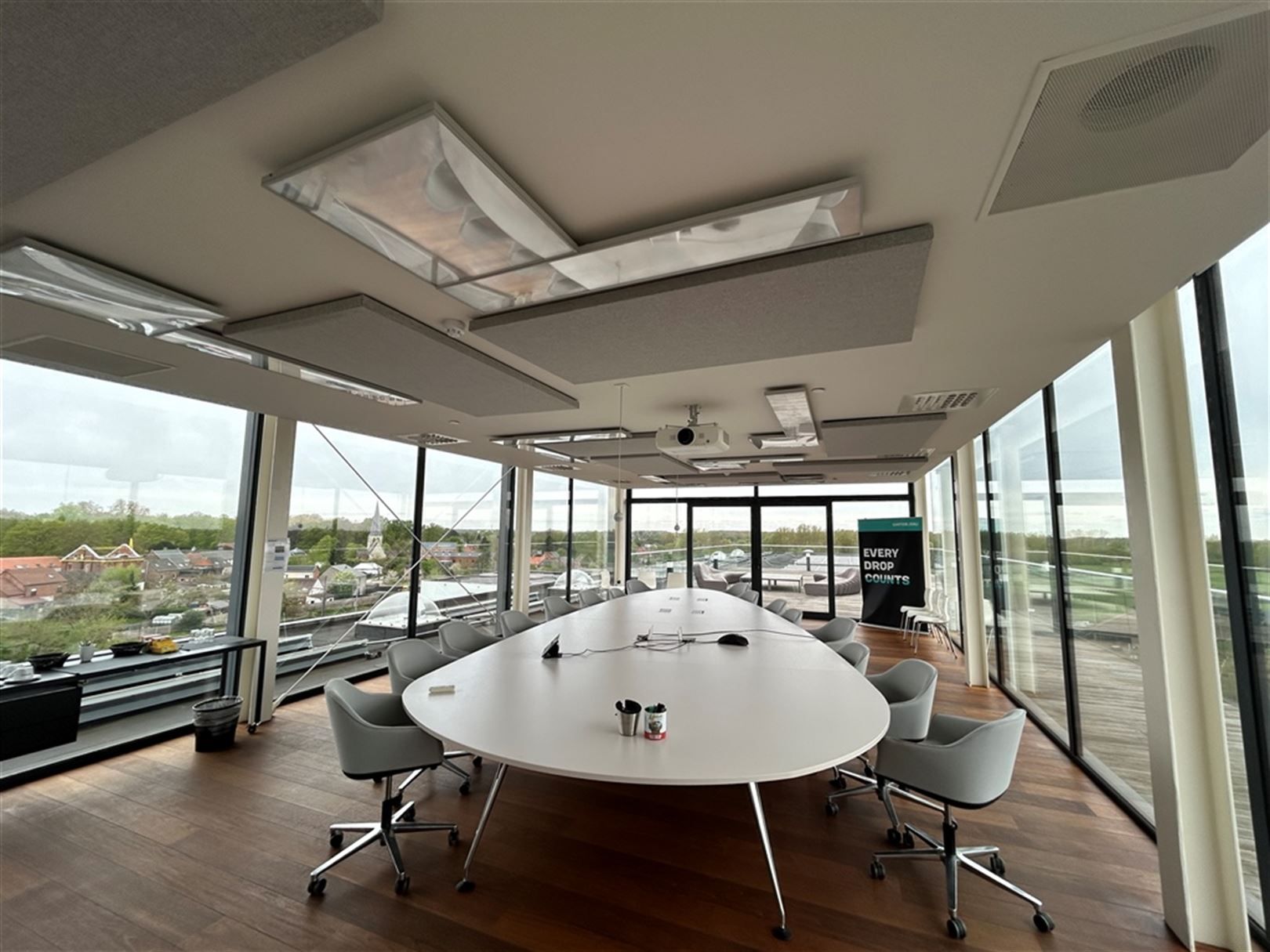 Kantoorgebouw foto 8