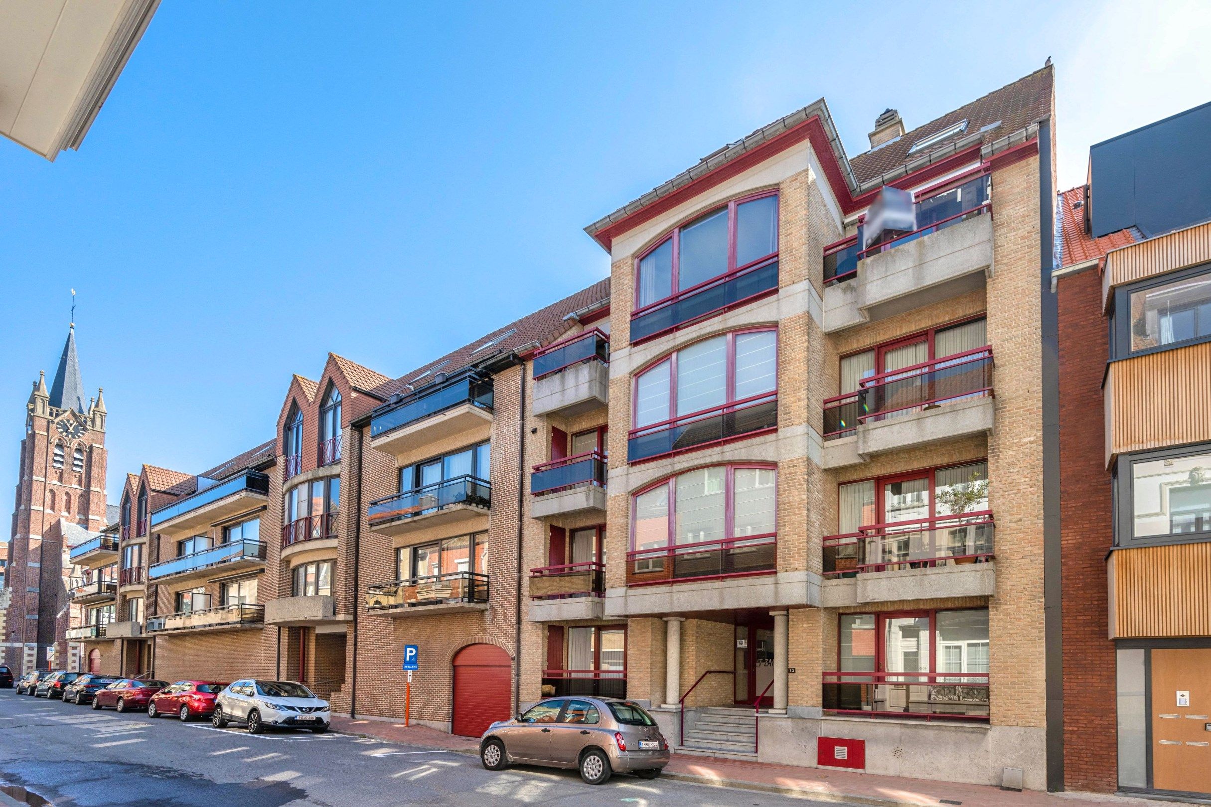 Ruim appartement met 2 slaapkamers te Heist-aan-Zee foto {{pictureIndex}}