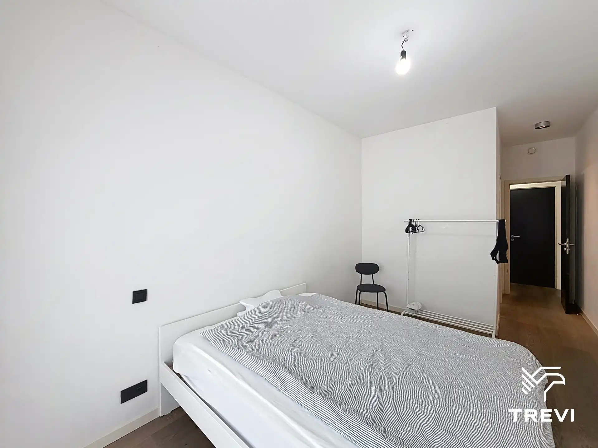 1-kamerappartement in een recent gebouw foto 9