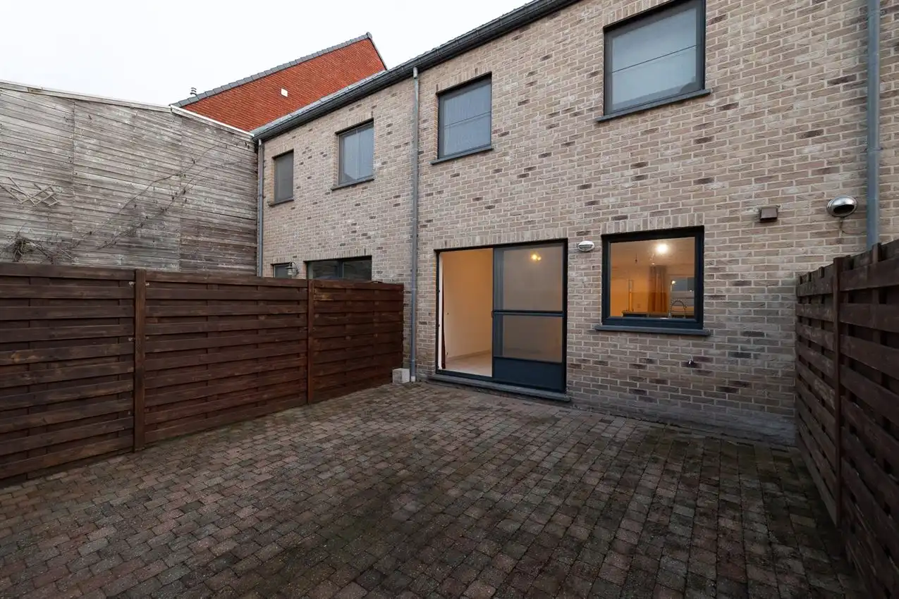 Stadswoning met vier slpk, garage te midden van centrum foto 8