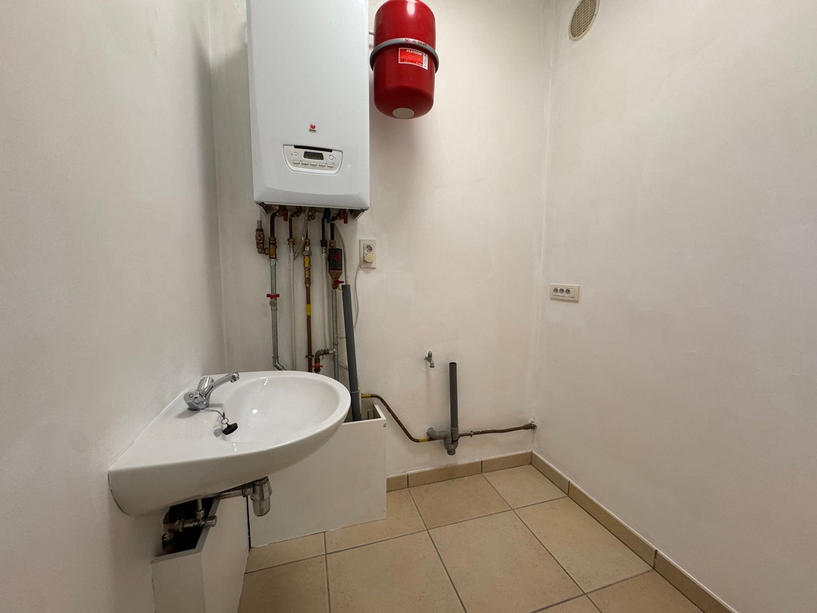 Duplex appartement met 3 slaapkamers en open autostaanplaats foto 9