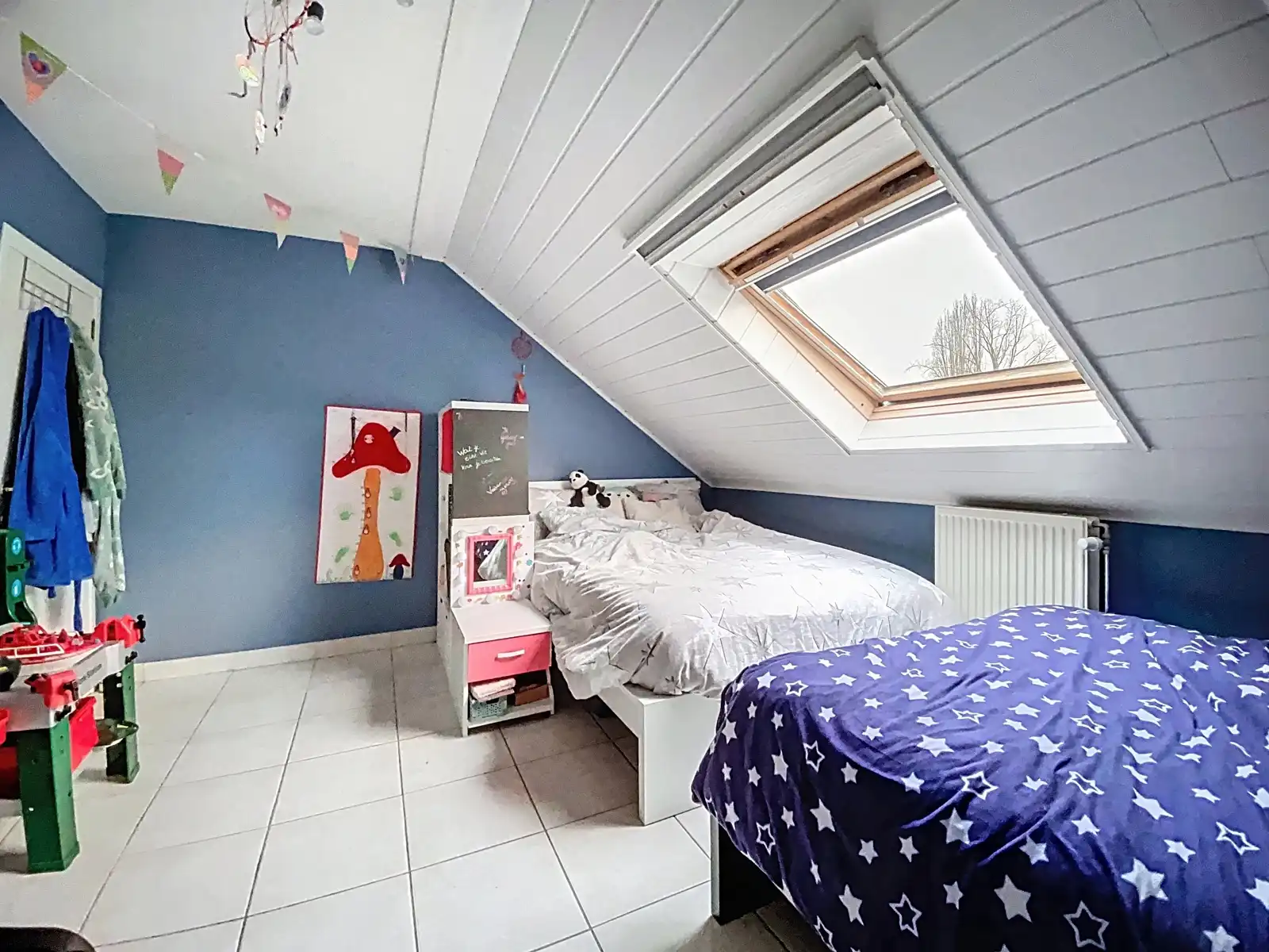 Halfopen woning met 3 slpks, terras en garage, €980/maand. foto 3