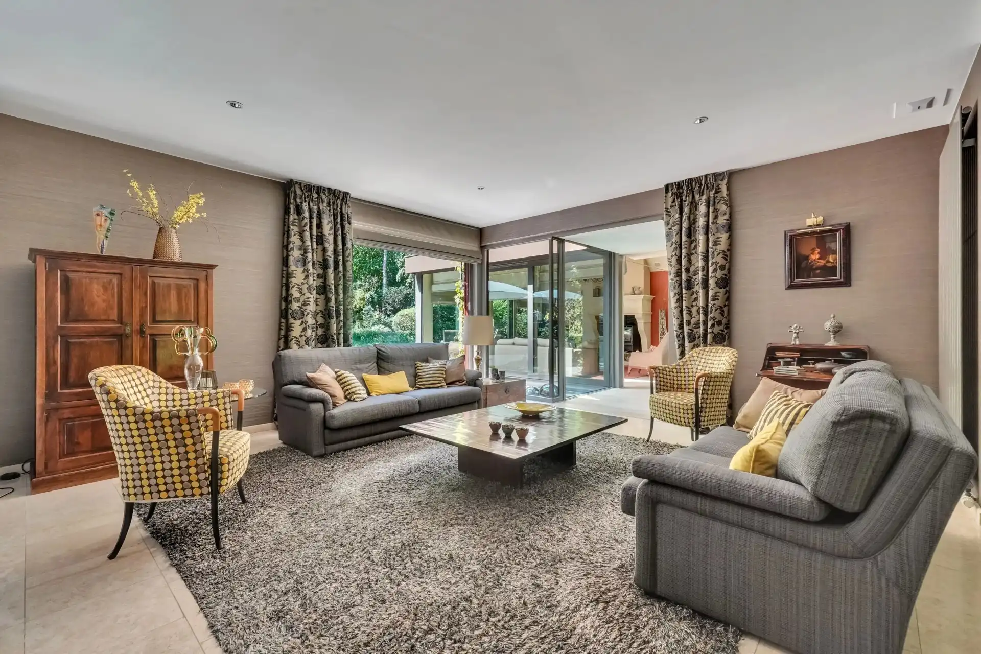 Exclusieve Residentiële Villa met Tijdloze Elegantie en Uitzonderlijk Wooncomfort foto 14