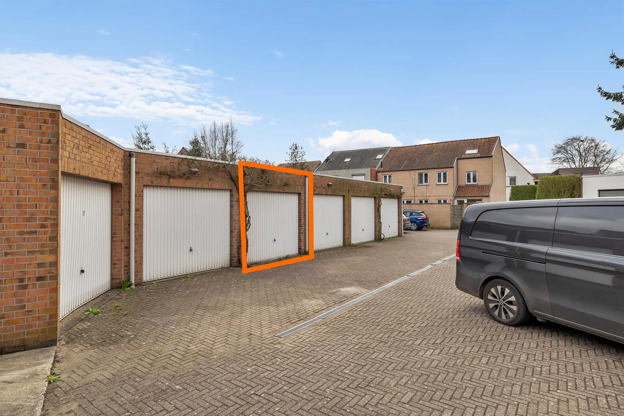 Veelzijdige handelsruimte op centrale ligging met garagebox foto 19