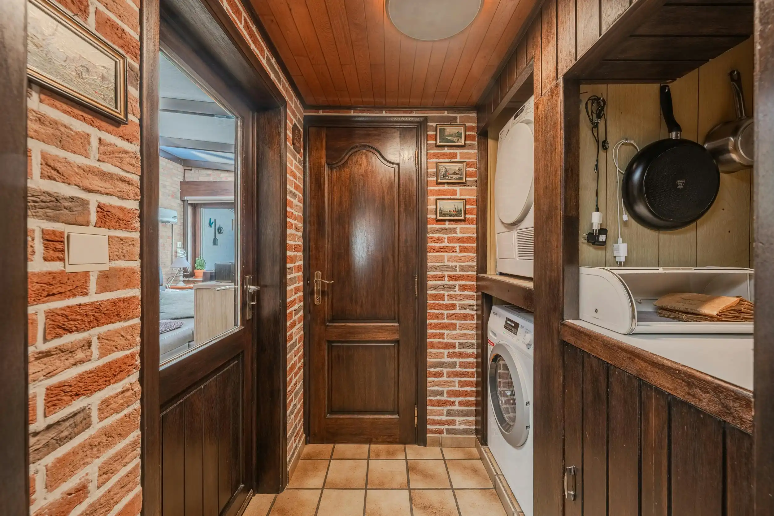 Huis te koop in Ieper met zongerichte tuin én garage foto 13