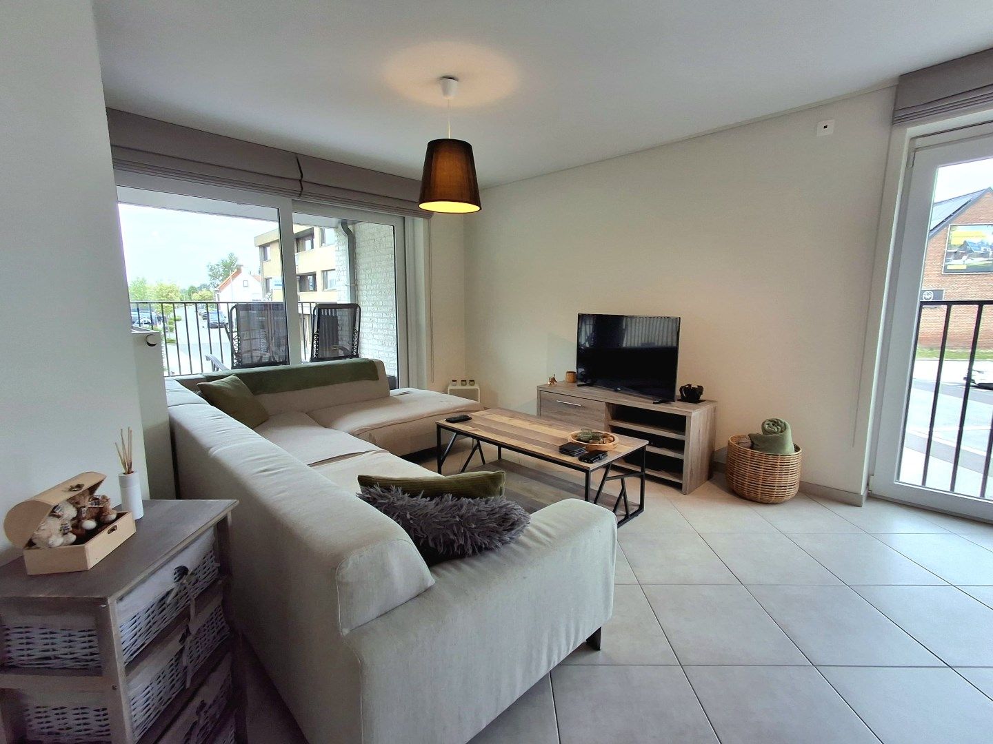 LICHTRIJK EN RUIM TWEE SLAAPKAMER APPARTEMENT MET ZONGERICHT TERRAS  foto 3