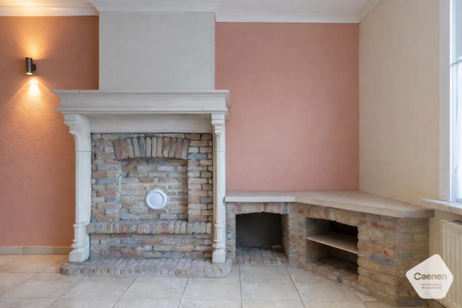 Charmante halfopen woning met tuin en garage in het centrum van Ruddervoorde. foto 4