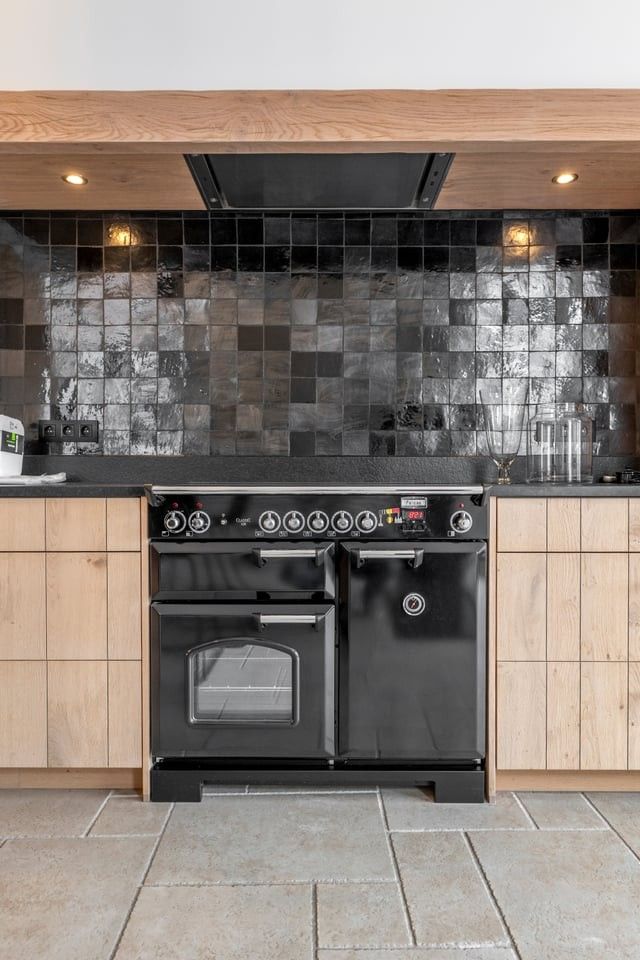 EXCLUSIEF HERENHUIS MET LUXUEUZE AFWERKING IN HET HART VAN SINT-TRUIDEN foto 37