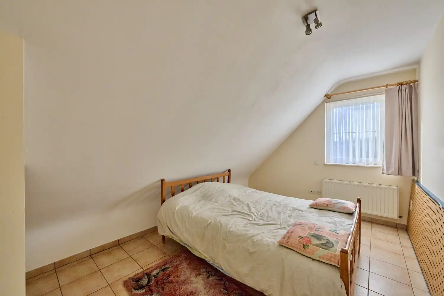 Charmante landelijk gelegen eengezinswoning volledig onderkeldert en ruime vrijstaande garage foto 16