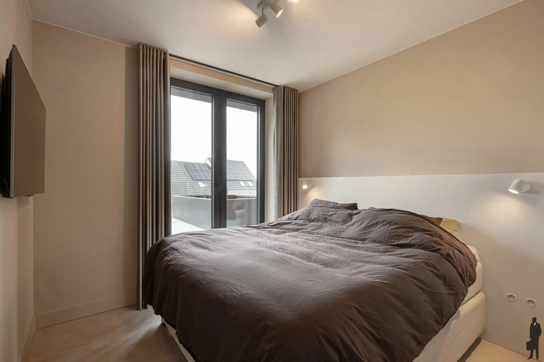 Zeer luxe afgewerkt nieuwbouw appartement van ca. 110 m² met uitzonderlijk ruim ZW-terras van ca. 70 m² in het centrum van Hoogstraten! foto 22