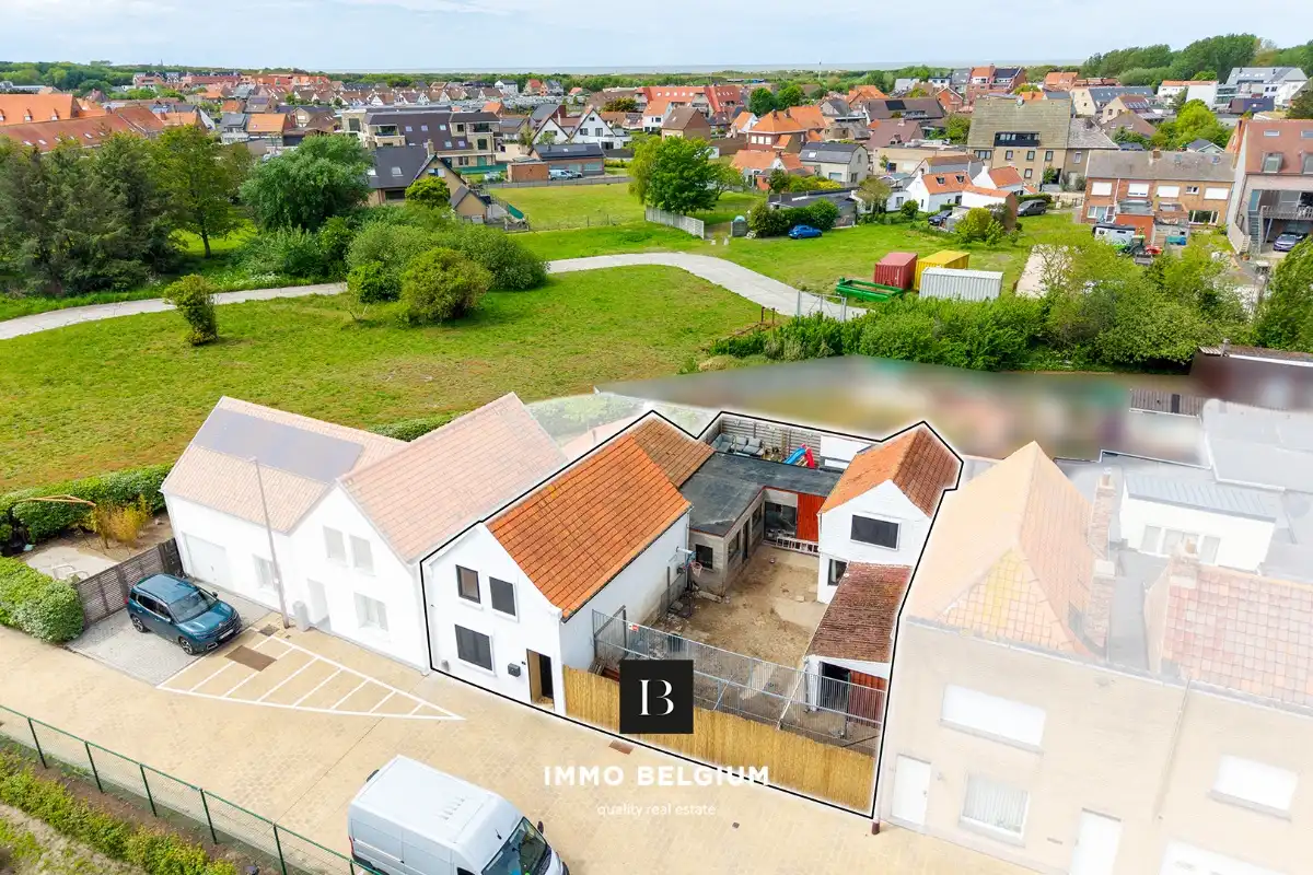 Gerenoveerde woning nabij het strand van de Vosseslag foto {{pictureIndex}}
