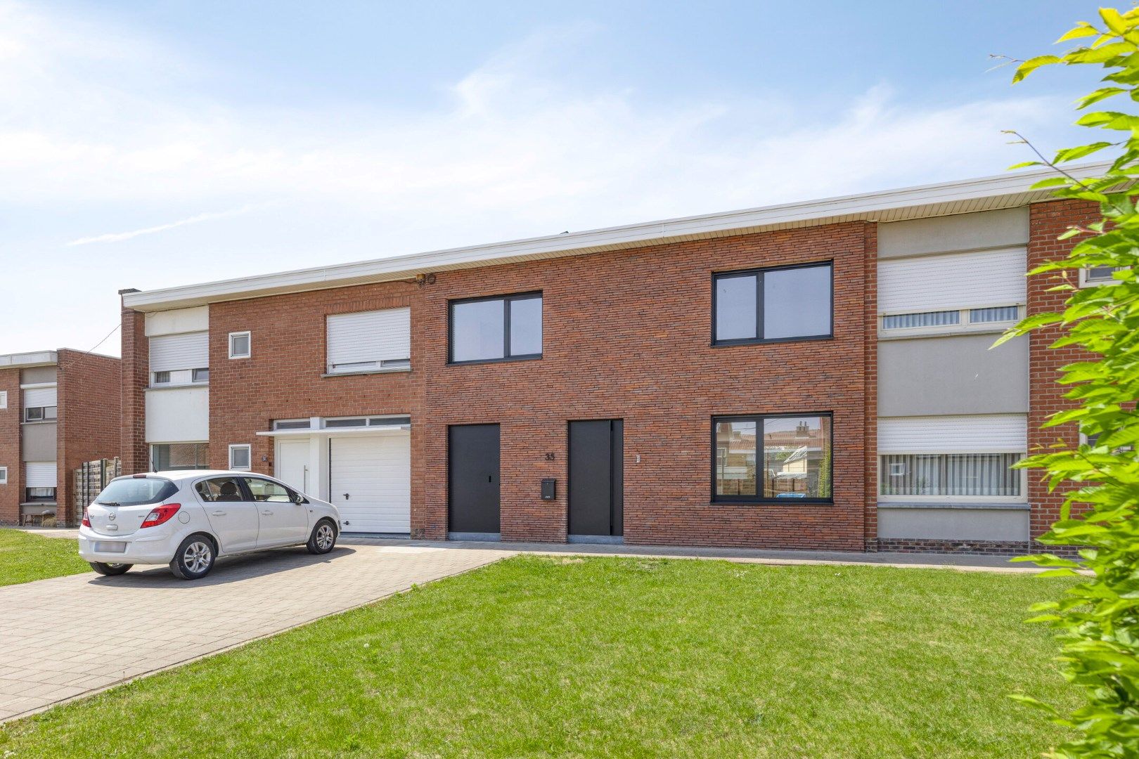 Gerenoveerde vastgoedtopper met 3 slaapkamers.  foto {{pictureIndex}}